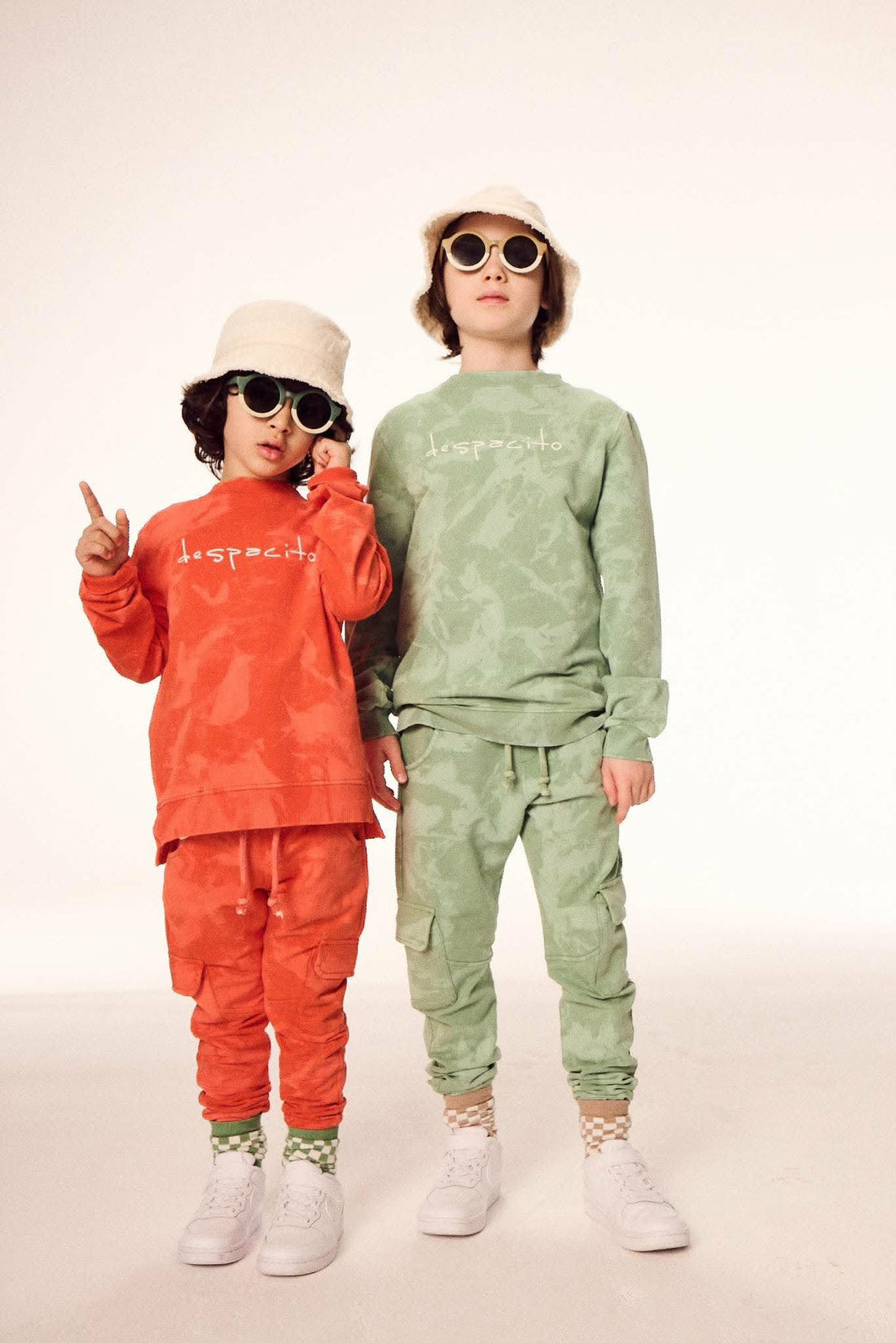 Bluza dekatyzowana chłopięca pomarańczowa Despacito 4147-20326