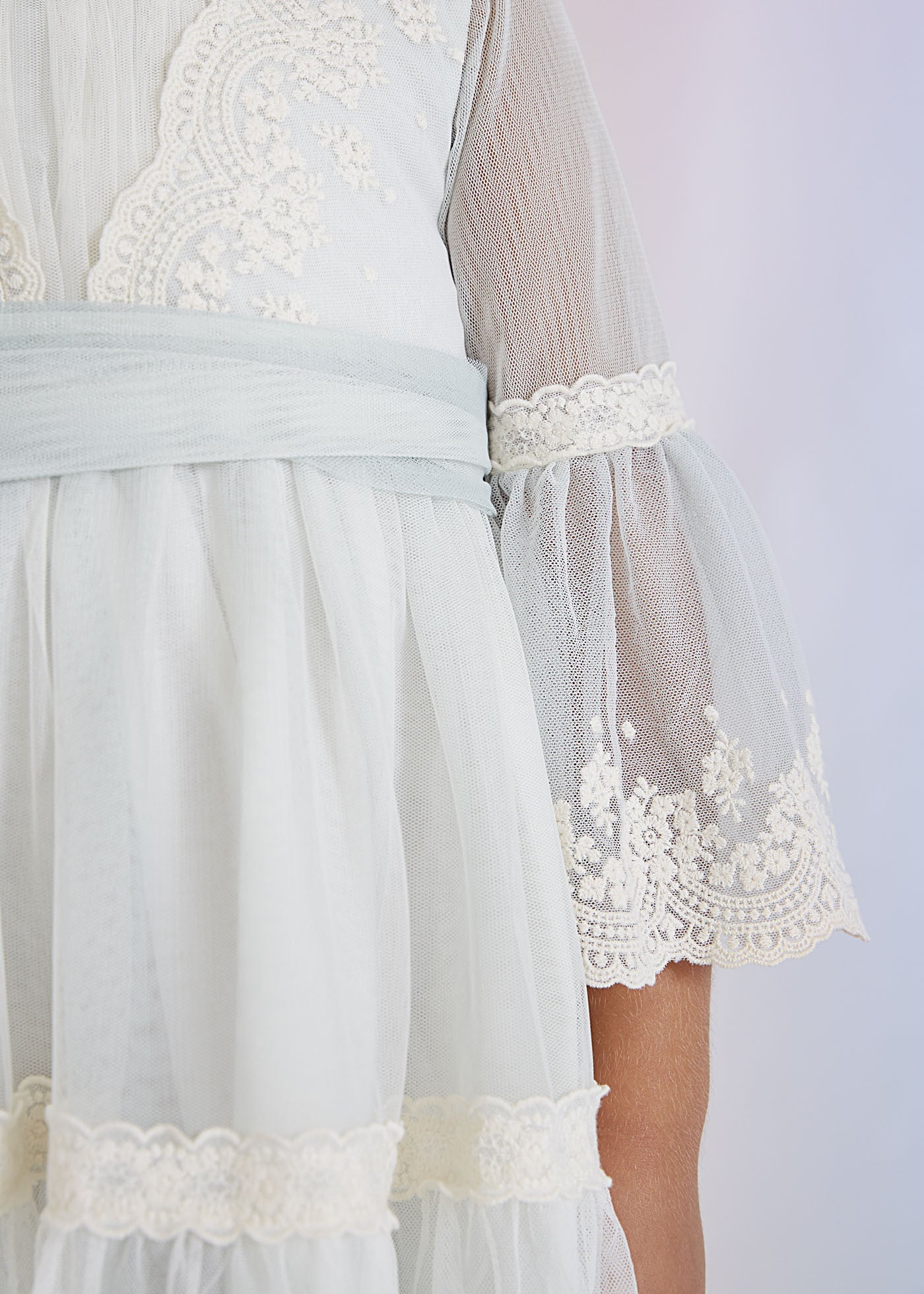 Abel & Lula 5036-55 Sukienka z haftowanym tiulem dziewczynka kolor ecru-anise -  - #tag1# - #tag2# - #tag3# - #tag4#