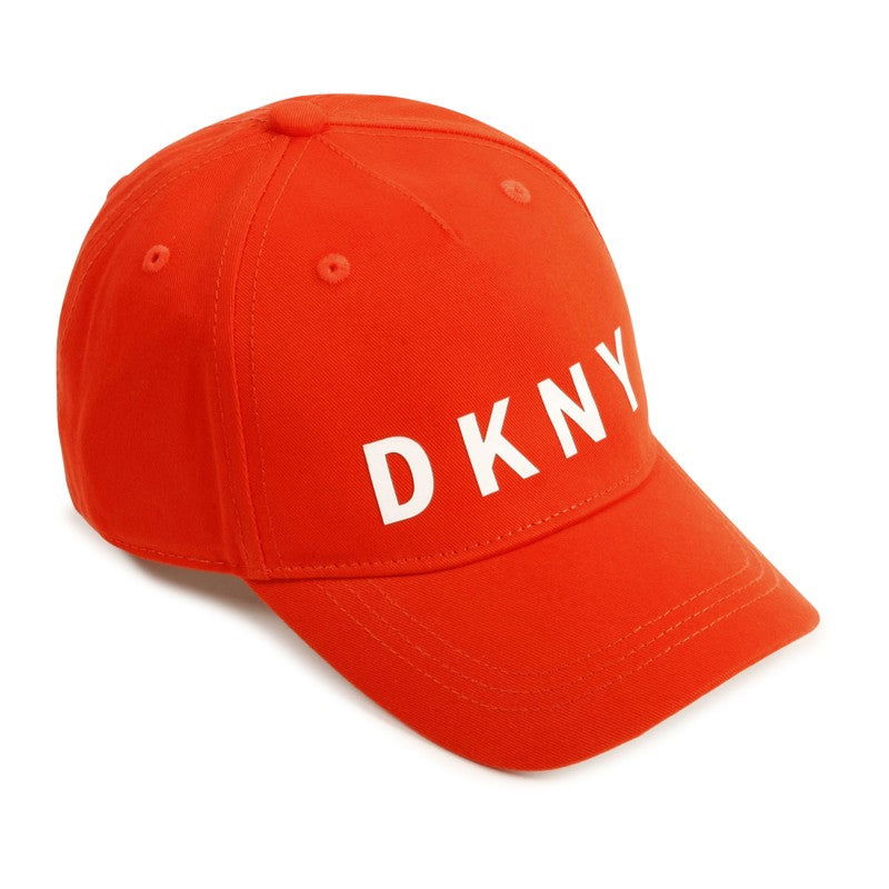 Czapka z daszkiem dziewczęca DKNY D21188-982 kolor czerwony -  - #tag1# - #tag2# - #tag3# - #tag4#
