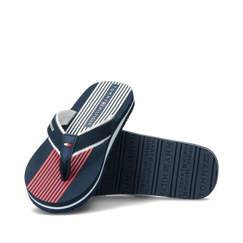 Klapki młodzieżowe unisex TOMMY HILFIGER T3B0-30984-0058800 kolor granat -  - #tag1# - #tag2# - #tag3# - #tag4#