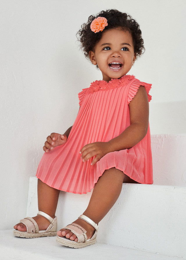 Mayoral 22-01915-067 Sukienka plisowana dziewczęca 1915-67 koralowy -  - #tag1# - #tag2# - #tag3# - #tag4#