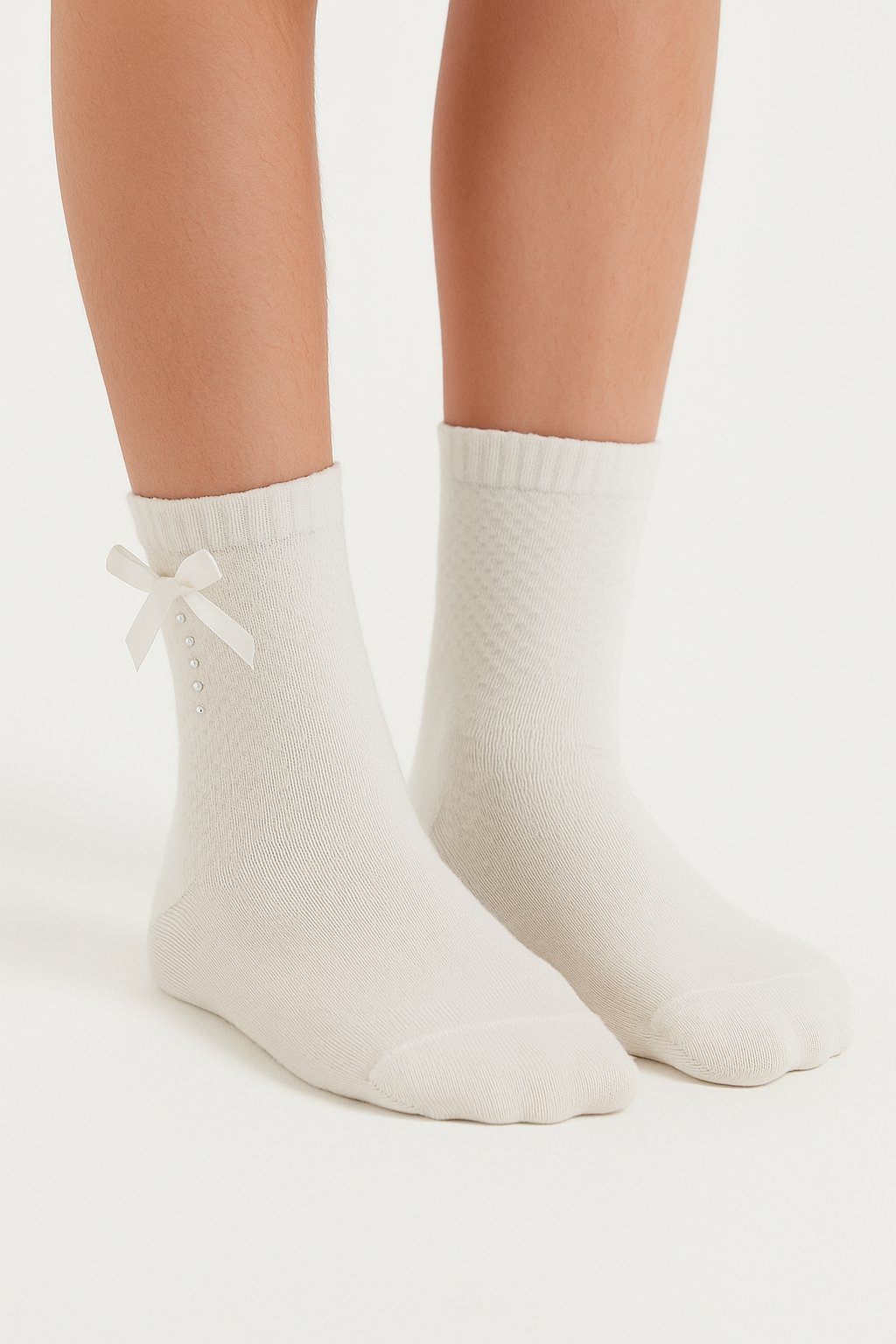 Cremefarbene Mädchensocken mit Schleife und Zirkonia Pier Lone P-2883-3625