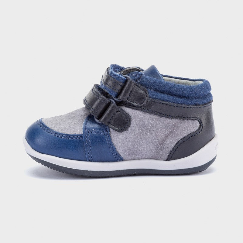 Mayoral 42158-19 marineblaue Leder-Sneaker für Jungen
